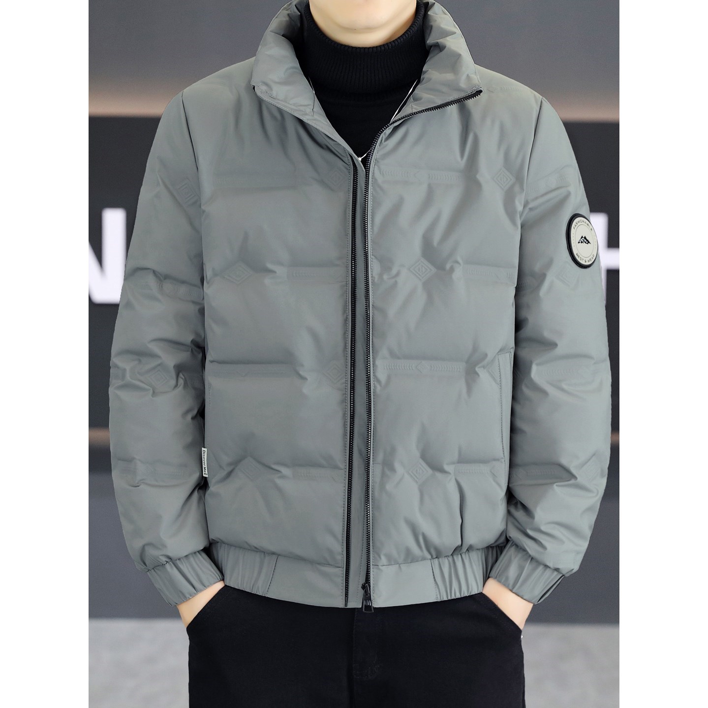 轻薄羽绒服男士冬季2025新款简约