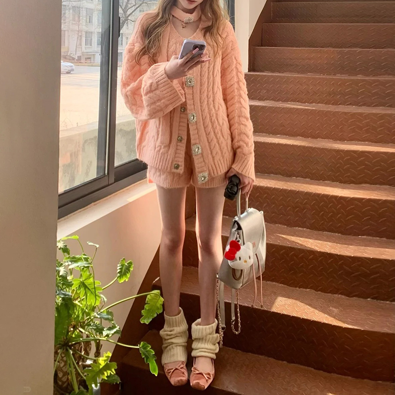 圣淘沙西柚 春季慵懒休闲宽松套装麻花针织开衫短裤可爱风短裤女