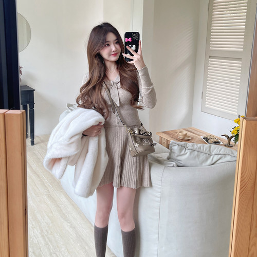 可露丽 兔耳朵v领针织毛衣上衣+细褶半身短裙甜妹秋季小个子套装