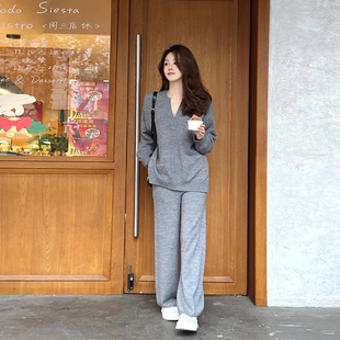 顾小落“懒人乘机套装” 绵羊毛V领口袋毛衣+宽松毛织长裤