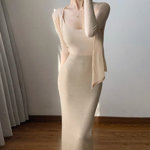 里约画刊 bi囤系优雅曲线感 超高腰针织半身裙女秋冬包臀开叉长裙