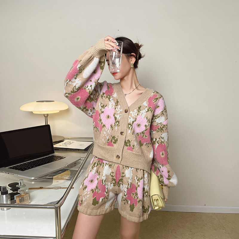 【玫瑰花园】芝麻点提花针织套装女开衫外套高腰休闲短裤套装 LIN