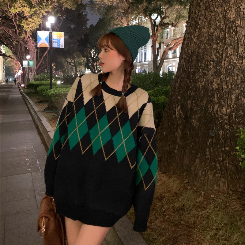 Real price Korean version green rhombic sweater