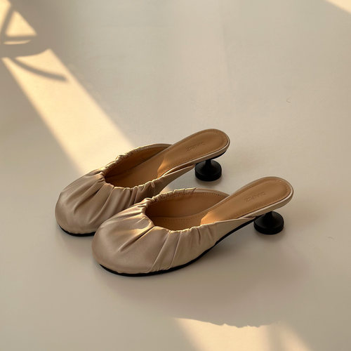 5cm酒杯跟气质一脚蹬穆勒鞋2026新款法式温柔风褶皱包头半拖鞋女