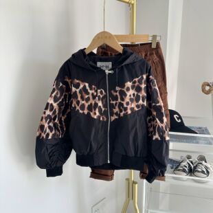 品牌童装春款儿童连帽外套男女童豹纹拼接薄款休闲防晒衣5525