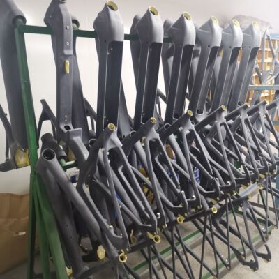 全碳纤维山地车架公路车架软尾车架EBIKE车架OEM ODM大品牌厂家