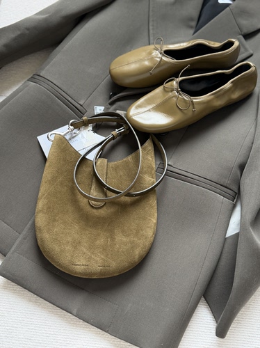 【 现货 】 Pheobe philo 26 春夏高级感 bean sling mini