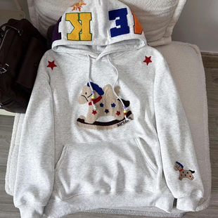 美式高街木马刺绣连帽卫衣男女春秋冬设计感小众字母外套潮牌上衣