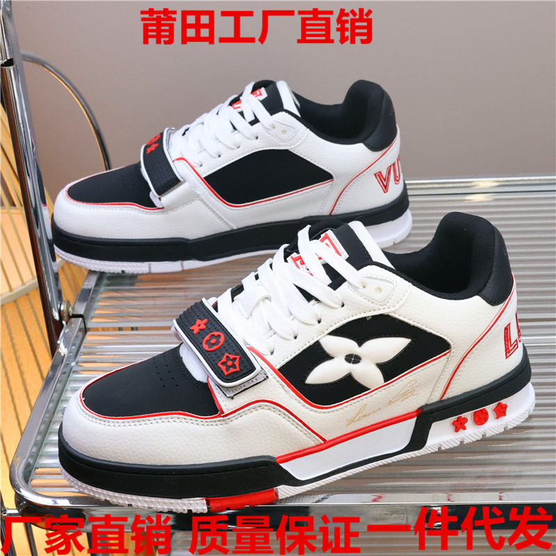 轻奢潮鞋男魔术贴板鞋2026春男女情侣轻奢休闲运动鞋耐磨拼色潮鞋