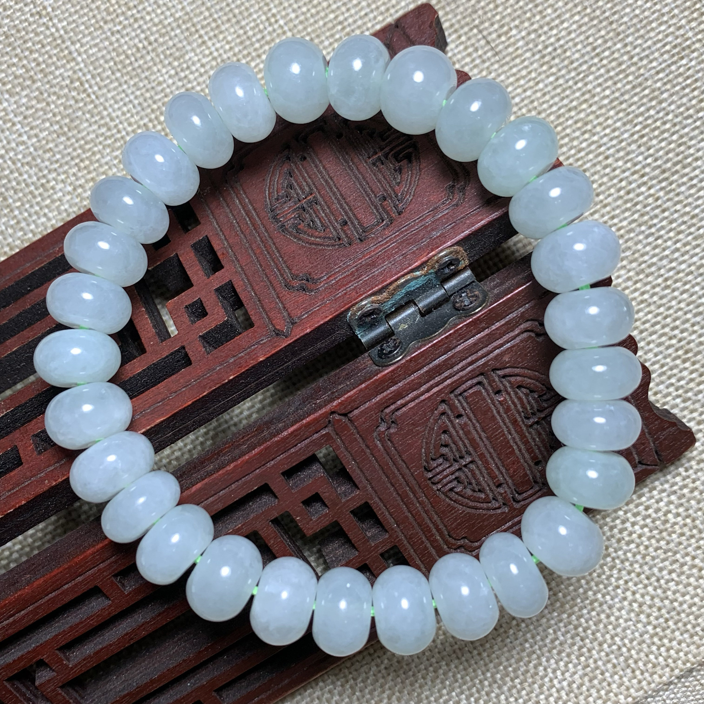 HR-112：天然A货缅甸翡翠多宝手串一条