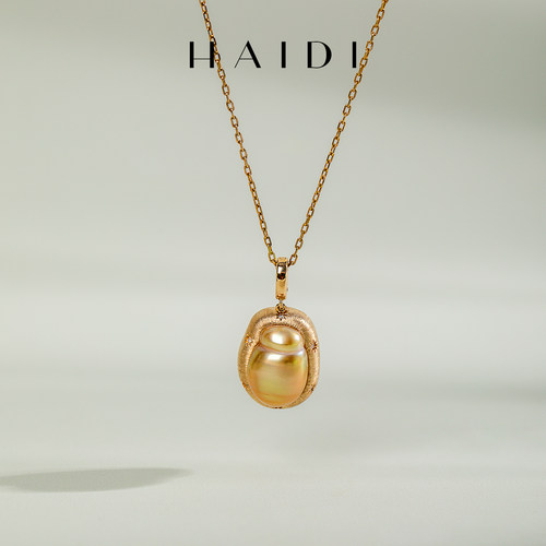 海蒂珠宝 卢浮盛宴 深海南洋金珠keshi开合扣吊坠 18K金镶白蓝宝