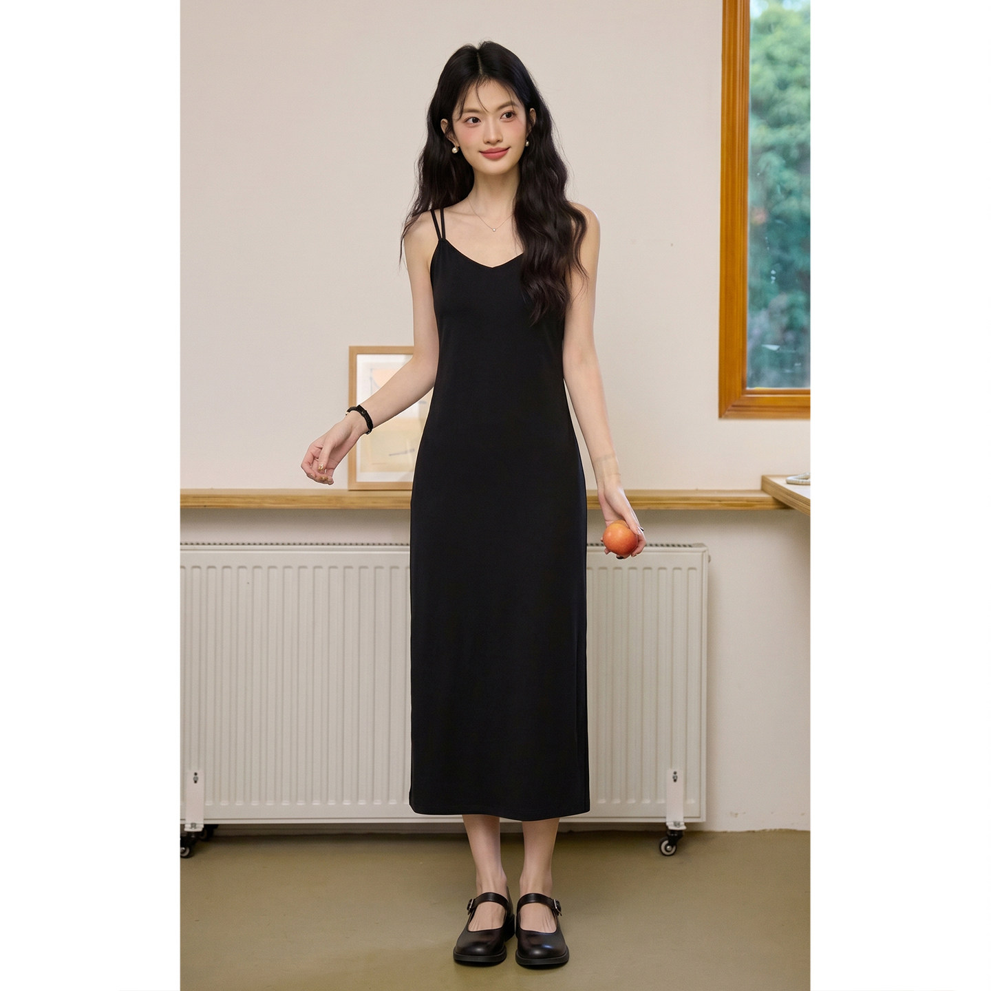 弥古黑色吊带连衣裙女2026夏季新款高级感双肩带赫本风打底小黑裙