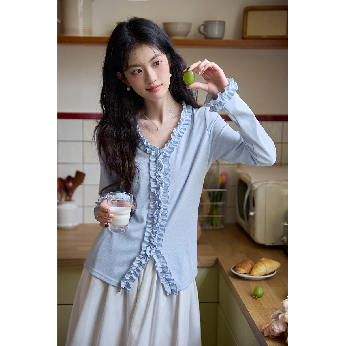 弥古法式木耳边蓝色v领上衣女小众设计感长袖t恤2026新款打底内搭