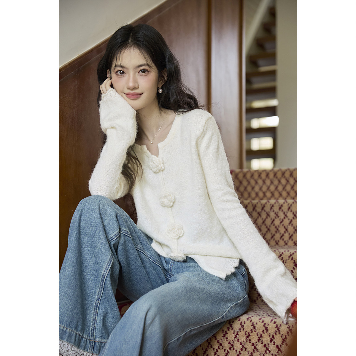 弥古法式花朵圆领毛衣针织衫女气质高级感2025秋冬新款喇叭袖上衣,女装/女士精品,毛针织衫,淘宝优惠券,粉丝福利购,淘宝优惠卷