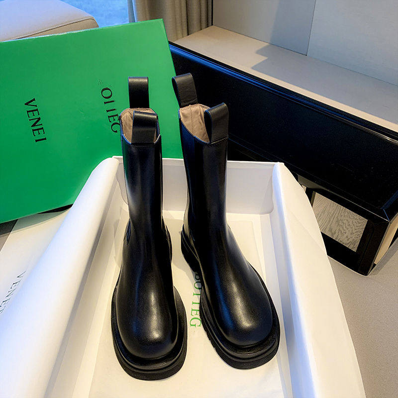 첼시 부츠 여성 2023 봄 가을 겨울 새로운 스타일  가죽 굴뚝 부츠 중반 종아리 두꺼운 밑창 짧은 부츠 플러스 벨벳 마틴 부츠