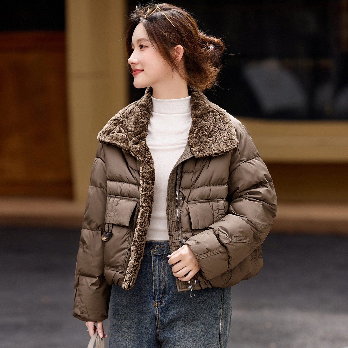 毛领短款羽绒服女2025年新款冬季高端小个子女装轻薄保暖翻领外套