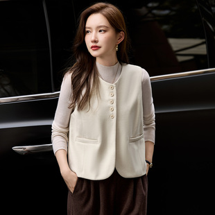 白色女士马甲外穿2025新款秋冬爆款时尚洋气叠穿保暖内搭马夹外套