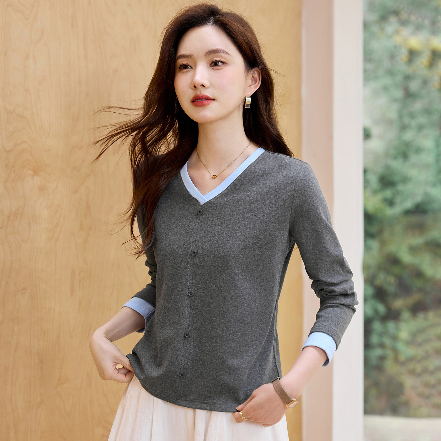 正肩v领长袖t恤女士2026新款春秋爆款高端女装洋气内搭上衣打底衫