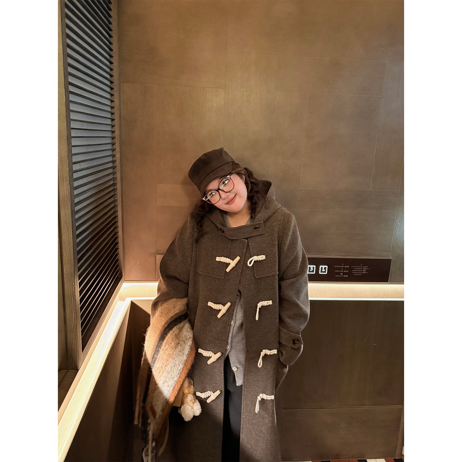 老章和小胖PONGKIKI学院风牛角扣连帽呢大衣大码秋冬羊毛呢长外套