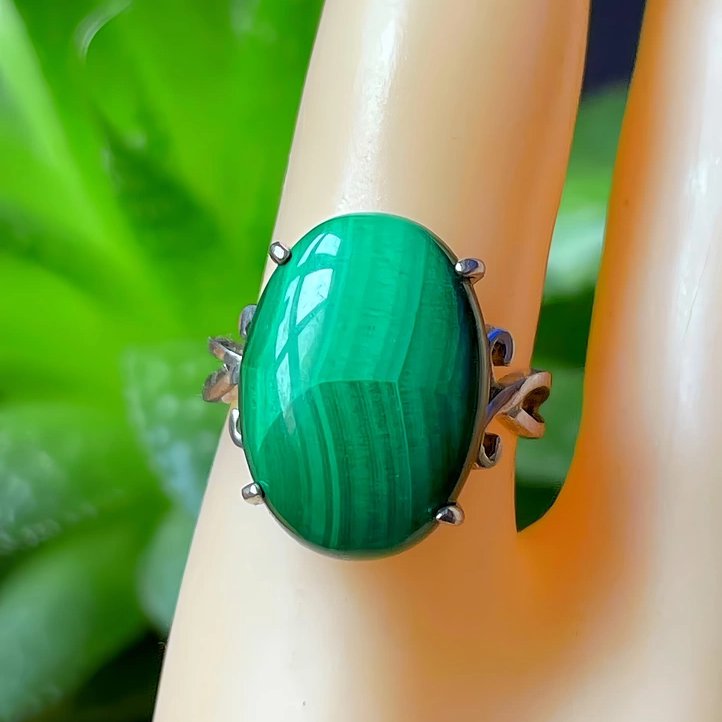 天然水晶戒指孔雀石戒指绿孔雀猫眼戒指戒面手工银包爪镶生日礼物