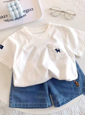 2025夏季新款简约时尚男童T恤纯色卡通刺绣图案休闲宽松翻领衫潮