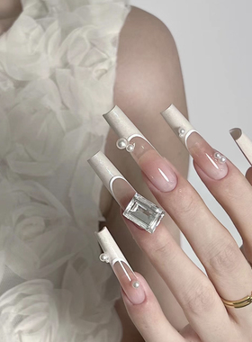 艾莎美甲珍珠穿戴甲片高级感美甲贴片成品假指甲可拆卸新娘孕妇