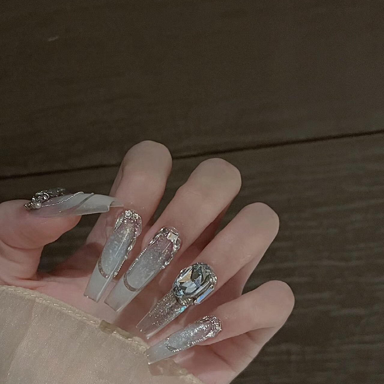 ElsaNail湾湾同款施华洛钻梦幻星河猫眼穿戴甲轻奢华子鸽子蛋长款