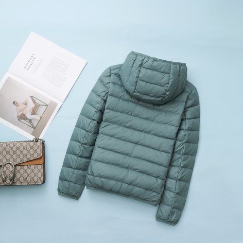 不钻毛90%新国标轻薄羽绒服