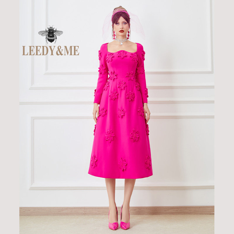 LEEDY＆ME重工立体车花修身百褶名媛气质连衣裙明艳玫红色晚礼服