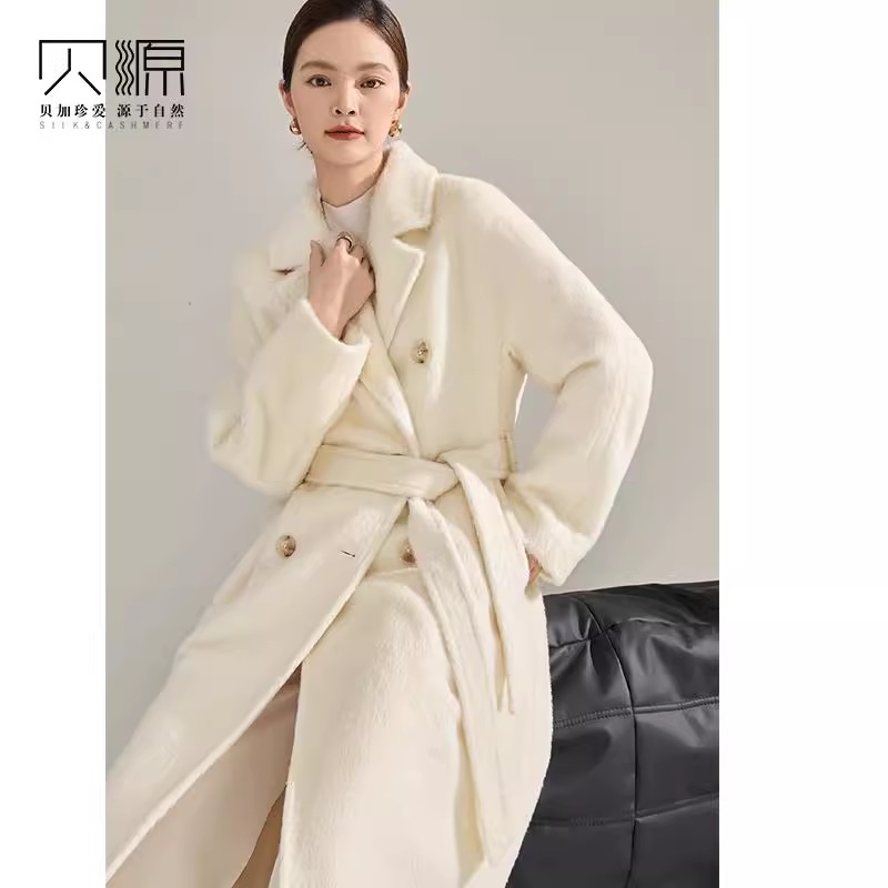 贝源白色中长款苏丽羊驼绒大衣女