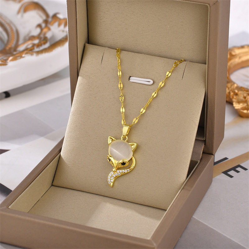 法式设计感猫眼石狐狸吊坠钛钢项链女不掉色锁骨链百搭饰品配件