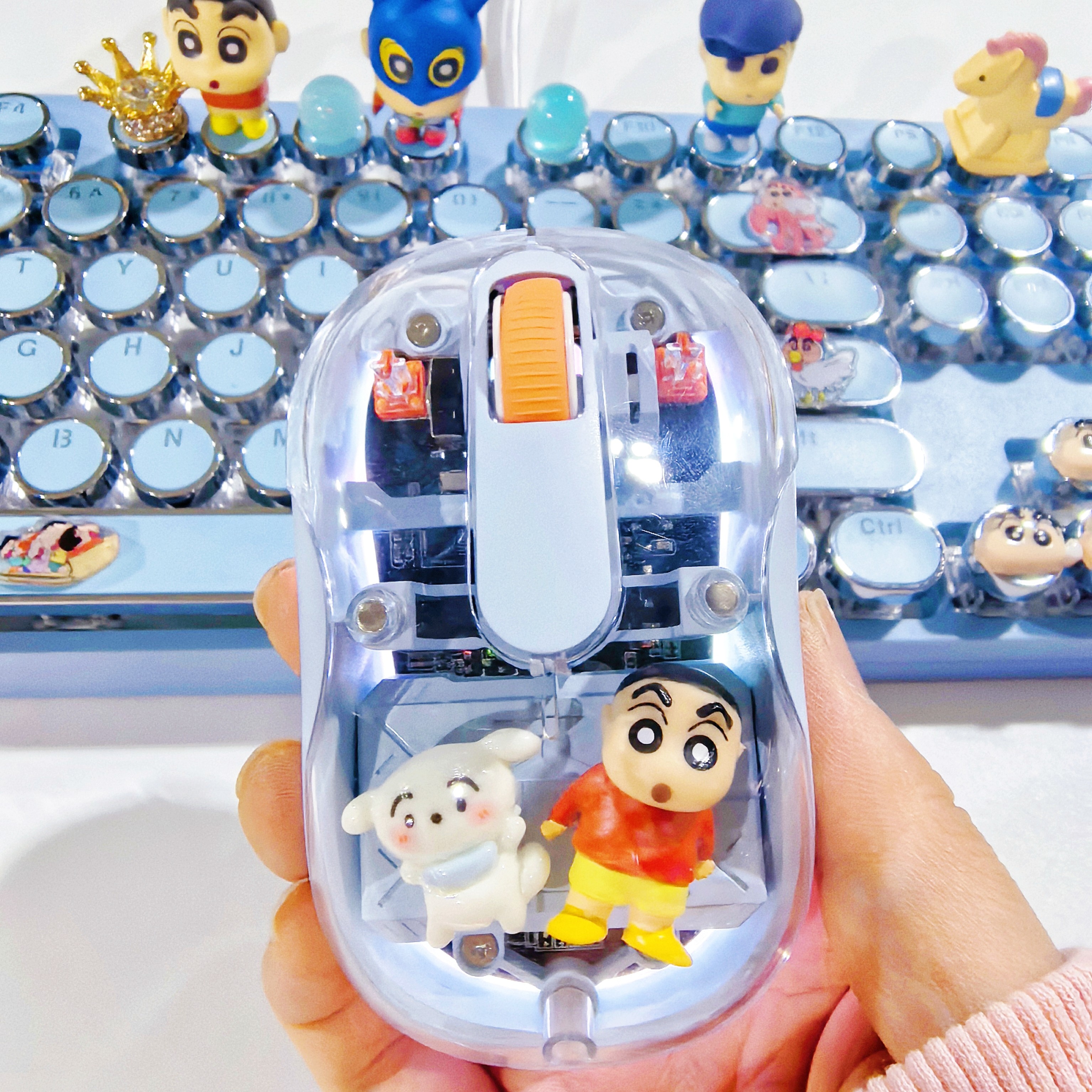 新款蜡笔小新鼠标可爱卡通玩偶透明鼠标磁吸无线蓝牙办公iPad电脑