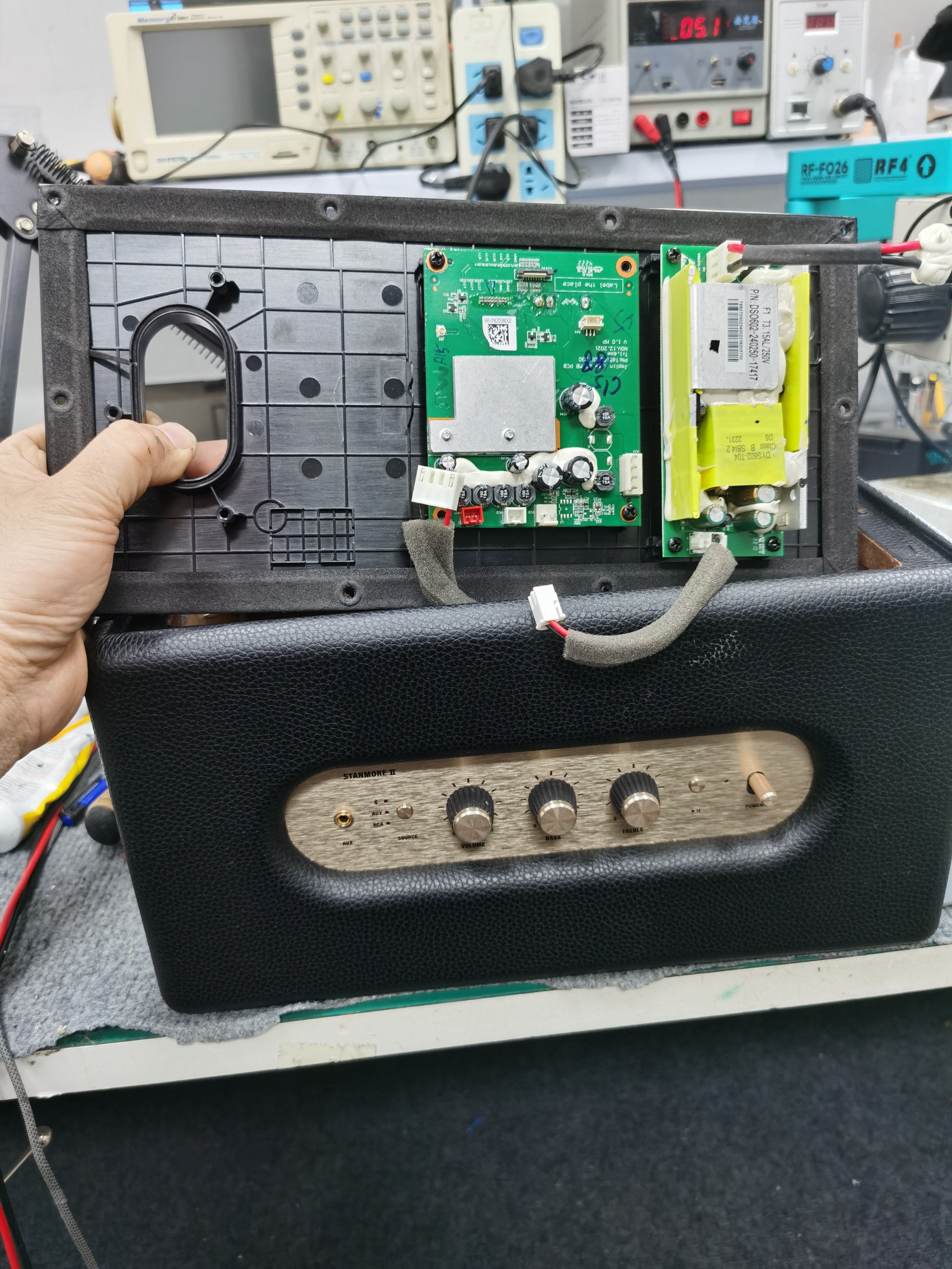 马歇尔音响维修Marshall2/3不开机主板不充电Stanmore2代3代修理图片