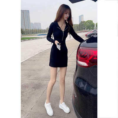 秋季别致独特裙子连衣裙新款女