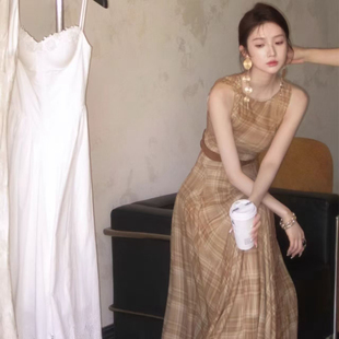 大摆长裙显瘦收腰a字裙子 气质修身 复古格纹无袖 背心连衣裙女夏季