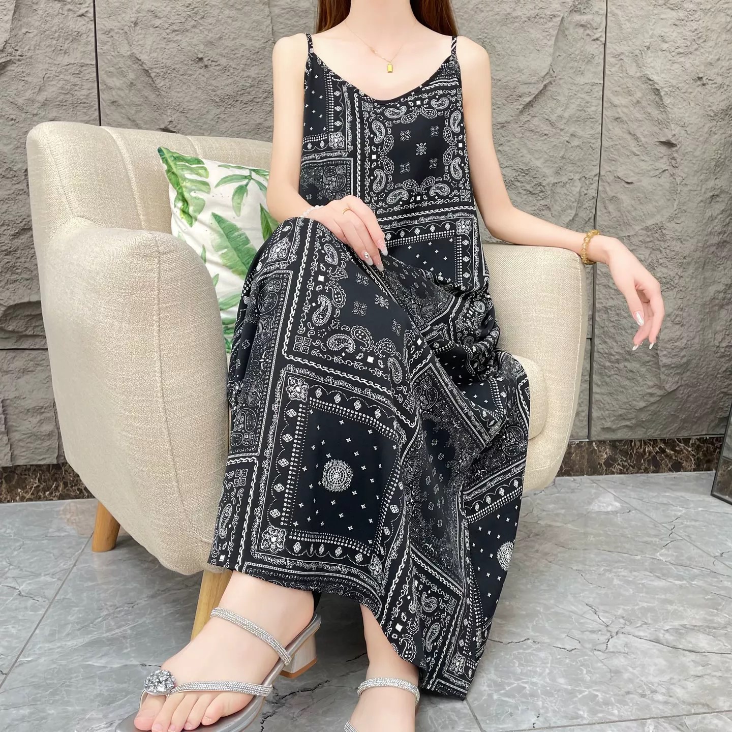 【清欢序】-碎花吊带裙女时尚宽松气质夏季无袖印花连衣裙