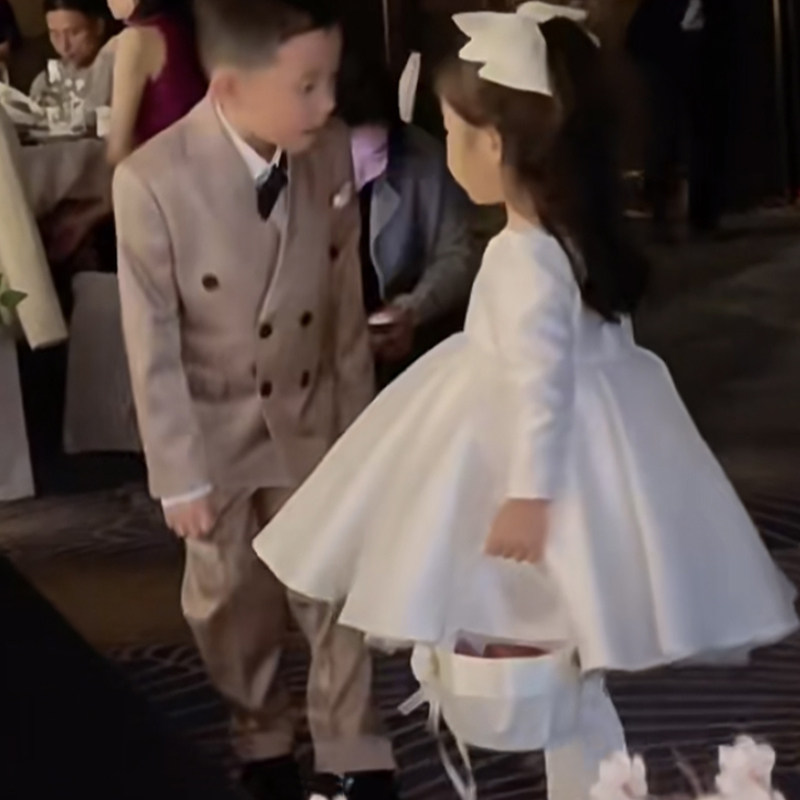 女童礼服钢琴演周岁白色缎面长袖公主裙主持人花童婚礼小女孩绝美