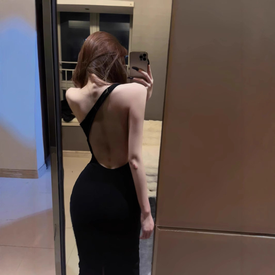 斜边露背连衣裙辣妹风季修身显瘦连衣裙