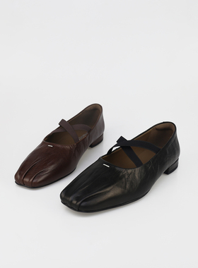 可媚2025新秋款方头油蜡牛皮褶皱松紧带平跟玛丽珍鞋女KC25831-91