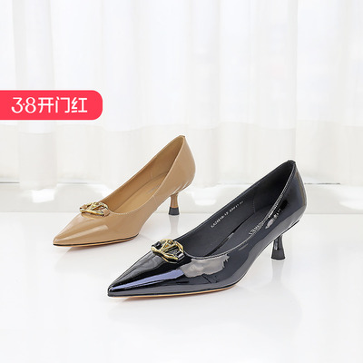 尖头细跟鞋可媚牛漆皮金属扣单鞋