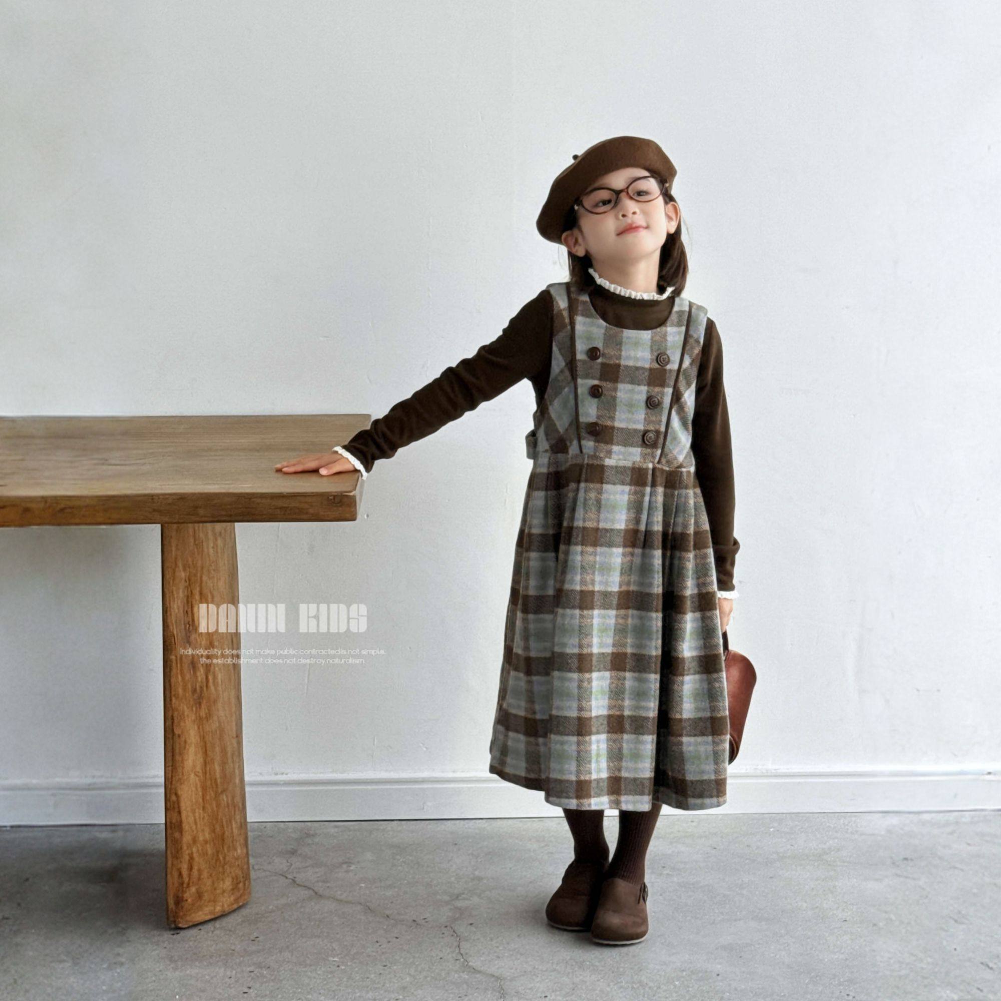 嗒囜【文艺复兴】女童秋冬装宽松大摆裙子格子复古毛呢背心连衣裙
