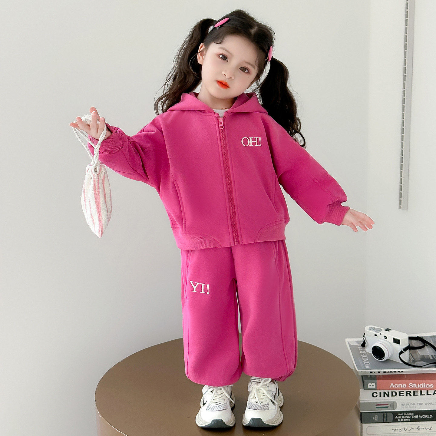 女2026春秋季炸街早春洋气春装儿童新款宝宝休闲女童运动套装时髦