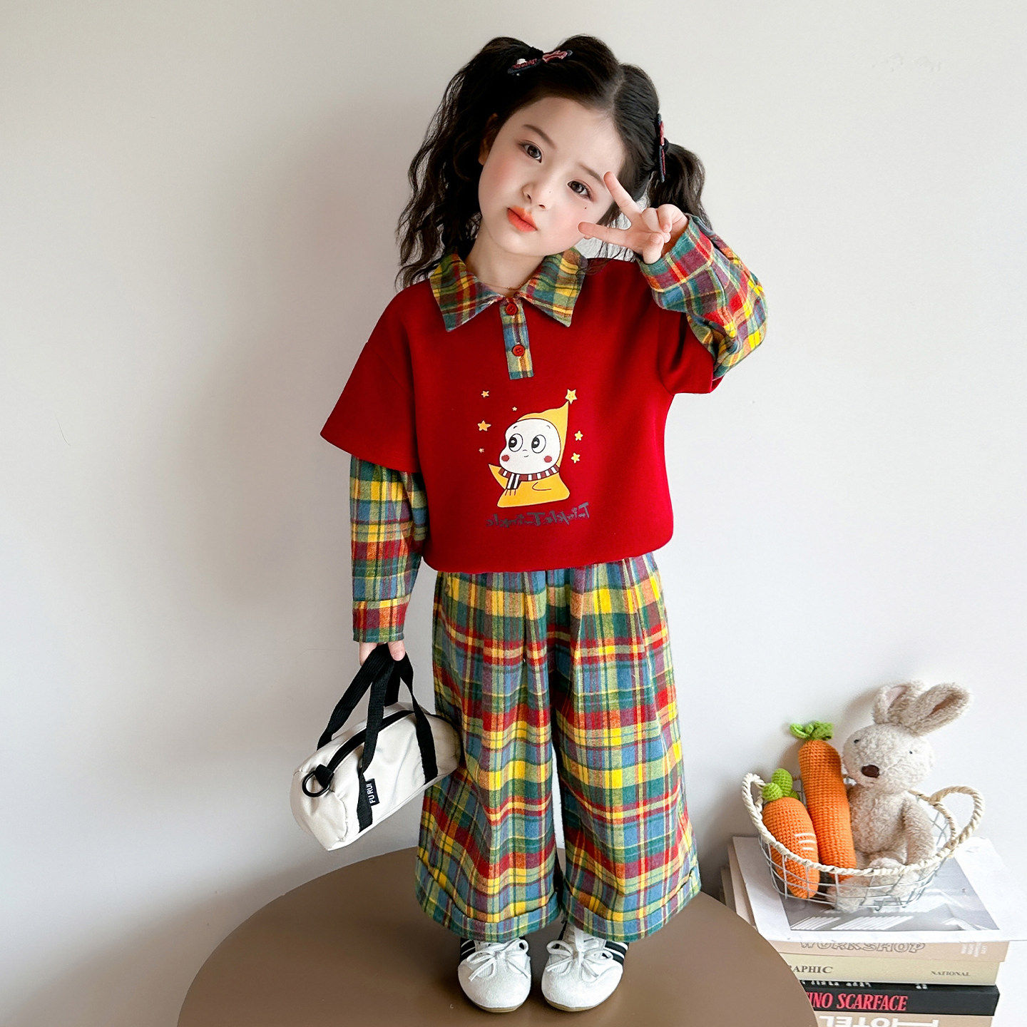 春秋春装女童2026款星星人格子洋气套装儿童宝宝两件套女休闲卡通