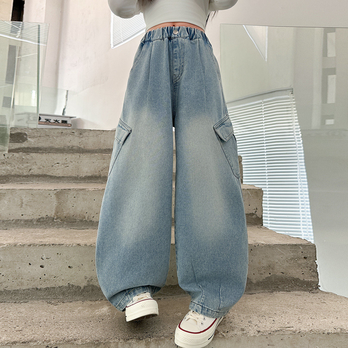 2026儿童牛仔弯刀裤子新款女童潮酷宽松工装裤时尚春装阔腿裤洋气