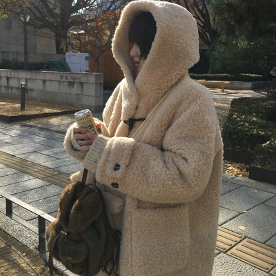 Mere 韩系皮毛一体中长款毛茸茸牛角扣冬季宽松加厚羊羔毛外套女