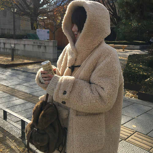Mere 韩系皮毛一体中长款毛茸茸牛角扣冬季宽松加厚羊羔毛外套女