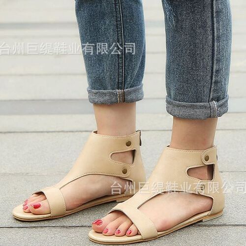 43平底铆钉女凉鞋Flat bottom rivet women sandalsсандал
