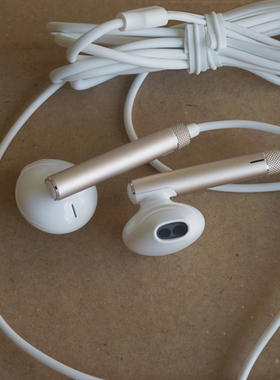 原装半入耳式耳机使用于3.5mm接口各种型号手机金属AM116有线