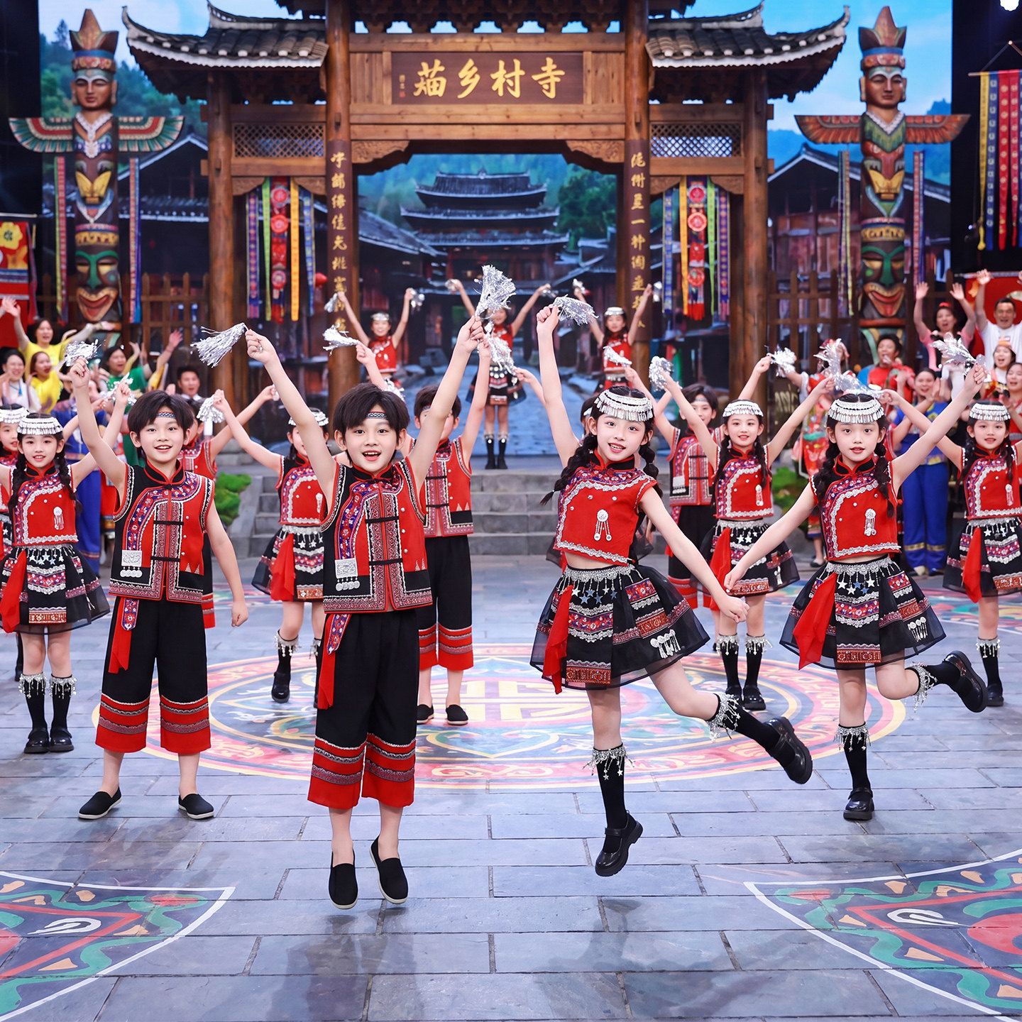 新款六一儿童少数民族苗族演出服装男女童哈尼族合唱表演服饰套装