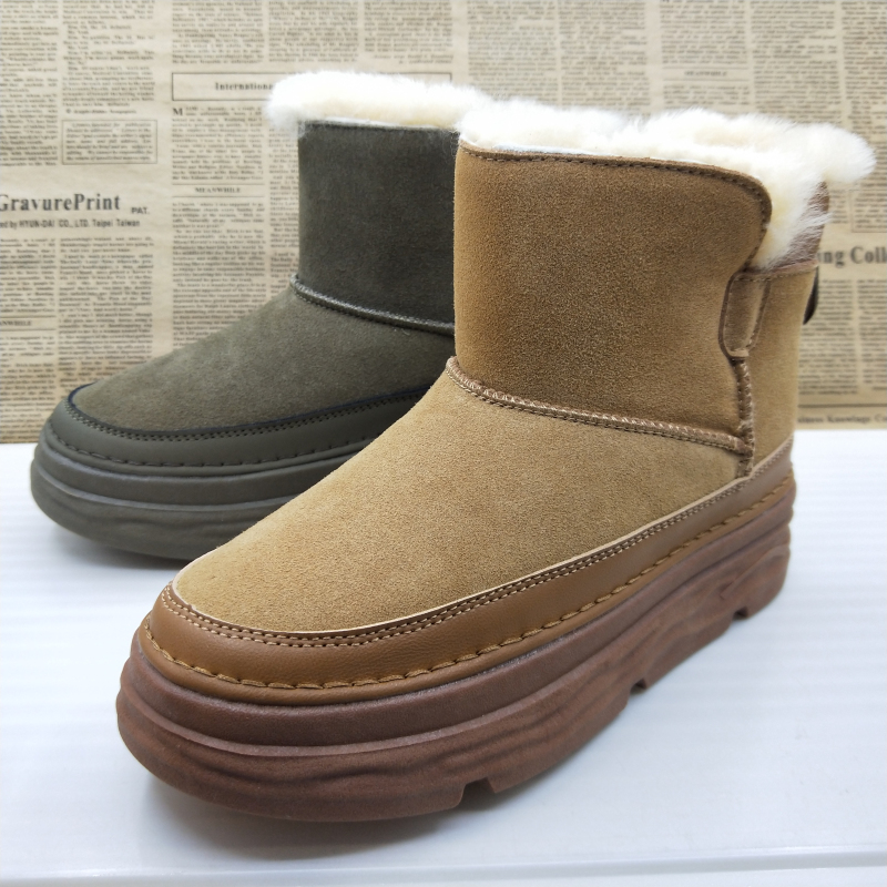 撤柜处理真皮加绒厚绒保暖轻便防滑雪地靴圆头时尚百搭秋冬女靴子